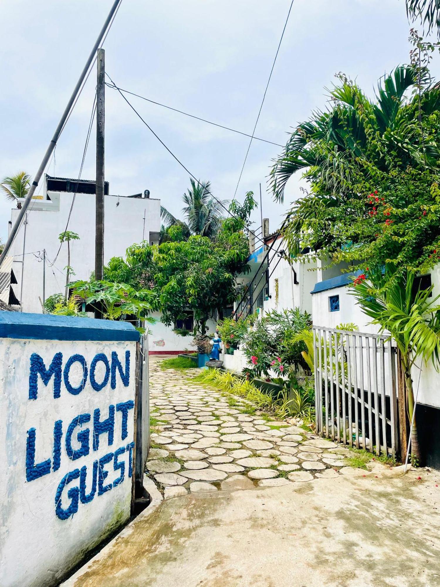 Moon Light Guest Bed & Breakfast Mirissa Luaran gambar